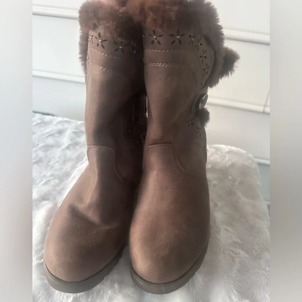Skechers Chocolate Suede Winter Boots